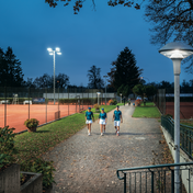 Rapide, précis, stratégique – Le club de tennis de Dornbirn se dote d’un nouveau système de projecteurs